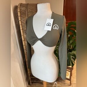 Olive‎ Green Long Sleeve Twist Front Top active active wear gym